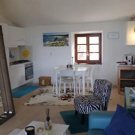 Eleonora Villa *