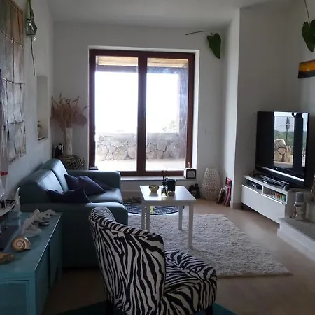 Eleonora Villa *